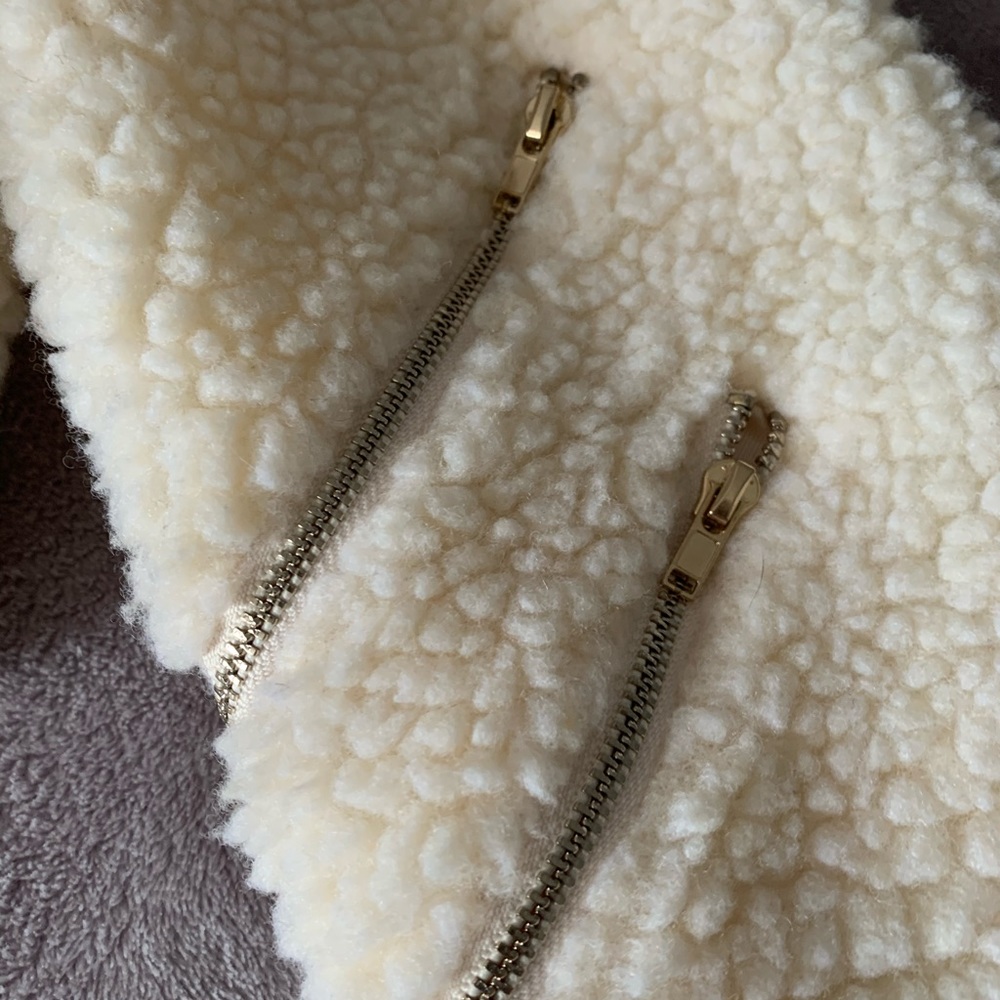 Meshki Cropped Sweater - Picture 6 of 7